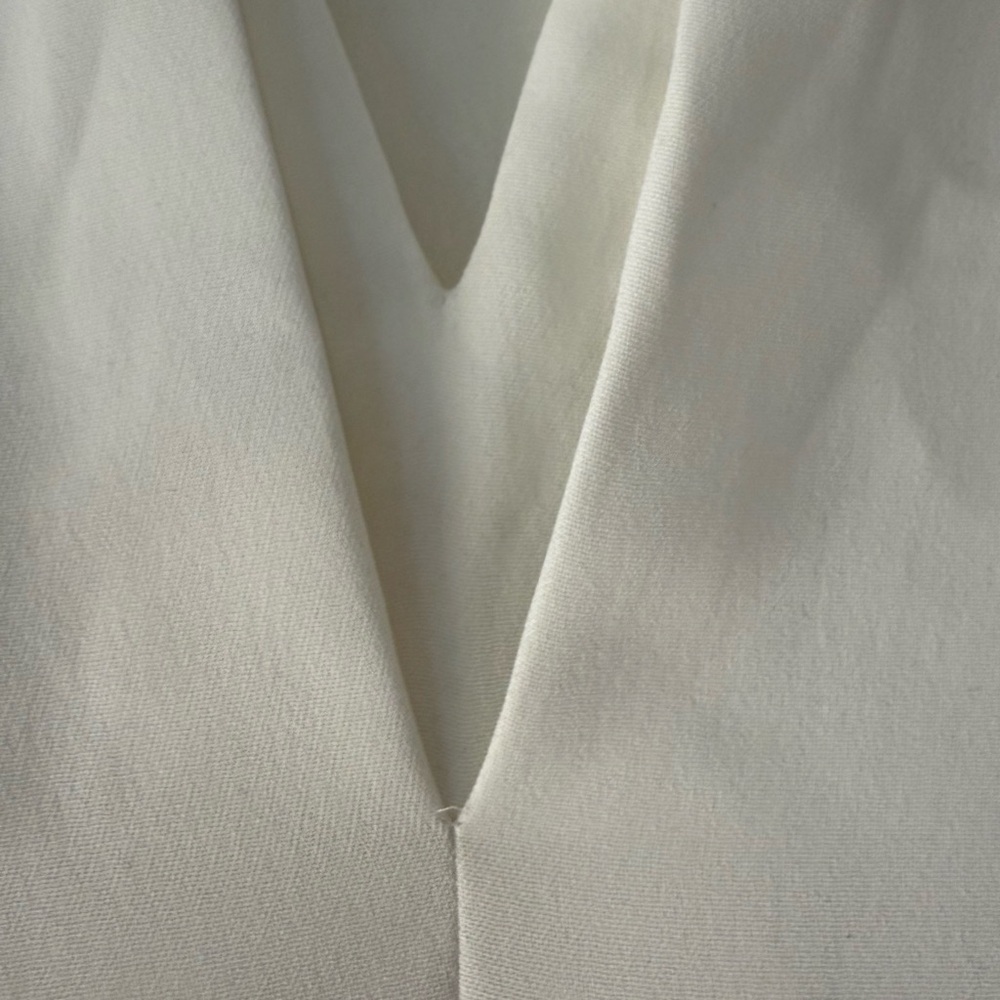 Vince Dolman V-Neck White Shirt Size Medium - Picture 6 of 13